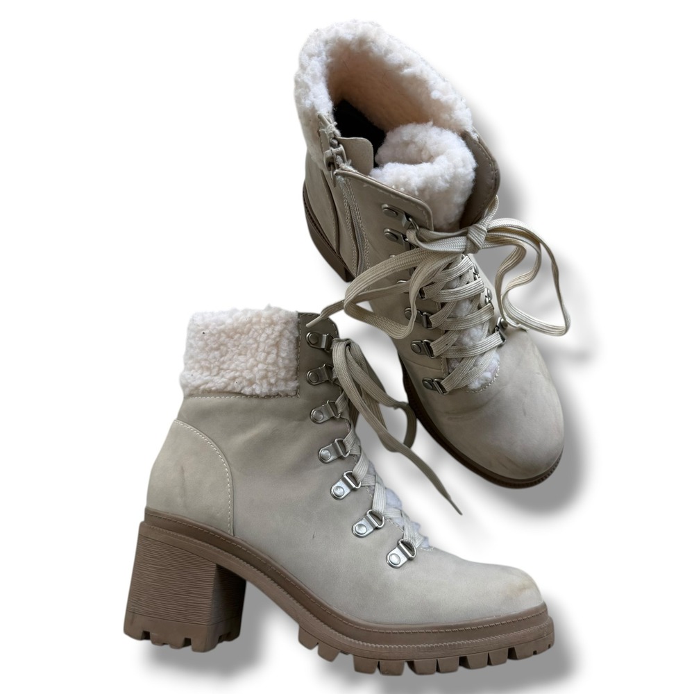 Soda Women's 9 Beige Faux Shearling Lace Up Lug Sole Block Heel Ankle Boots Boho